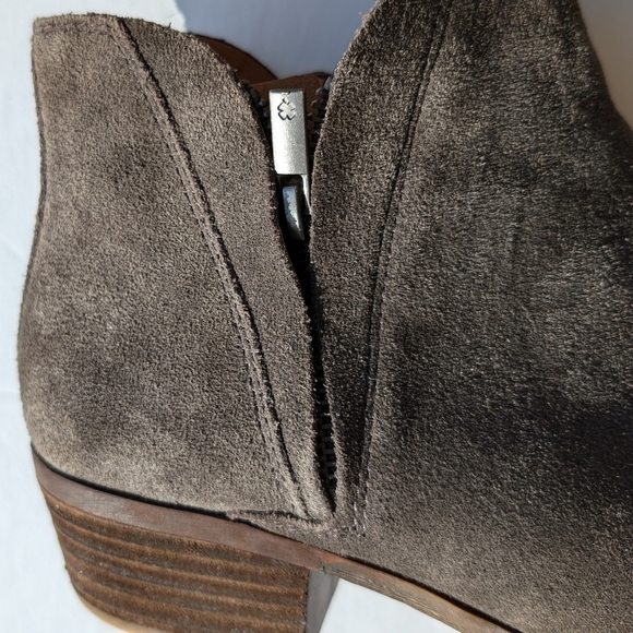 Lucky Brand grey suede ankle boots zipper sz 9.5 - Picture 9 of 9